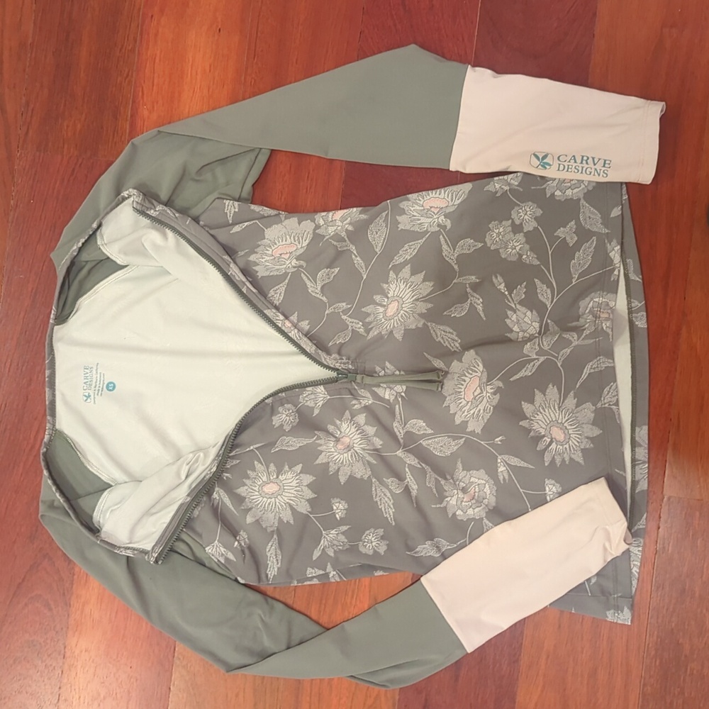 Carve Designs White and Sage Green Half Zip Rash Guard Top - Picture 2 of 6